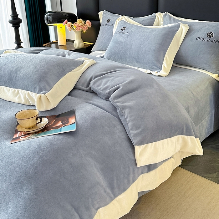 91家纺网 家纺一手货源 找家纺 爱洛 2025新款牛奶绒四件套牛奶绒刺绣四件套纯色牛奶绒四件套 山茶花-蓝灰色