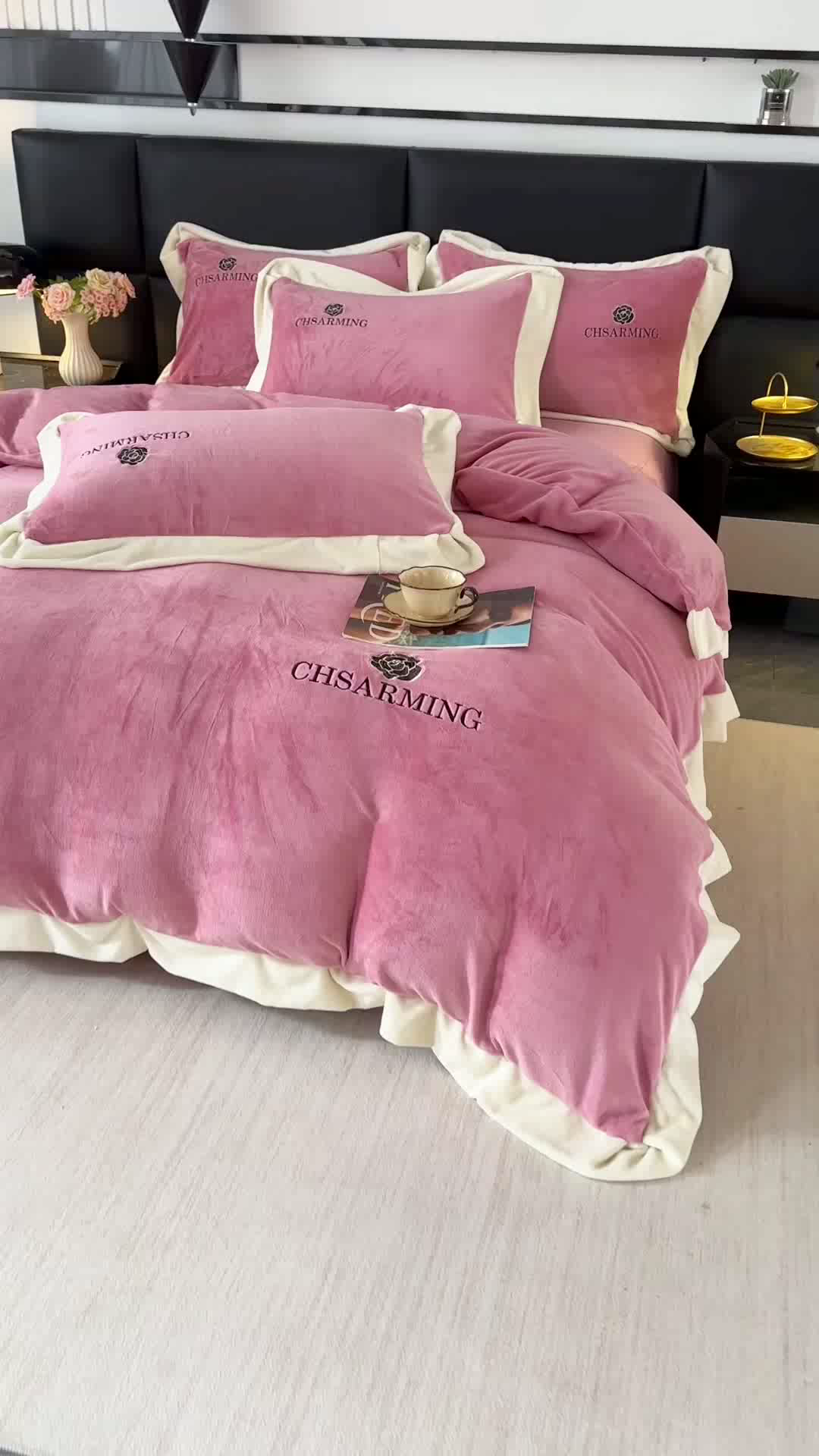 91家纺网 家纺一手货源 找家纺 爱洛 2025新款牛奶绒四件套牛奶绒刺绣四件套纯色牛奶绒四件套 山茶花-豆沙色