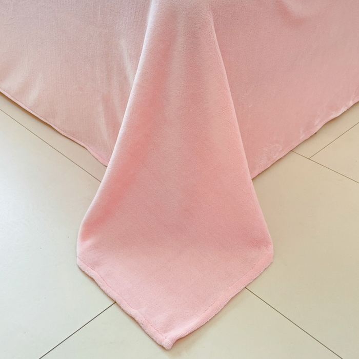 91家纺网 家纺一手货源 找家纺 （总）泉欣家纺 2025新款牛奶绒公主风毛巾绣花床单款床笠款四件套三件套奶糖猫咪（专版）