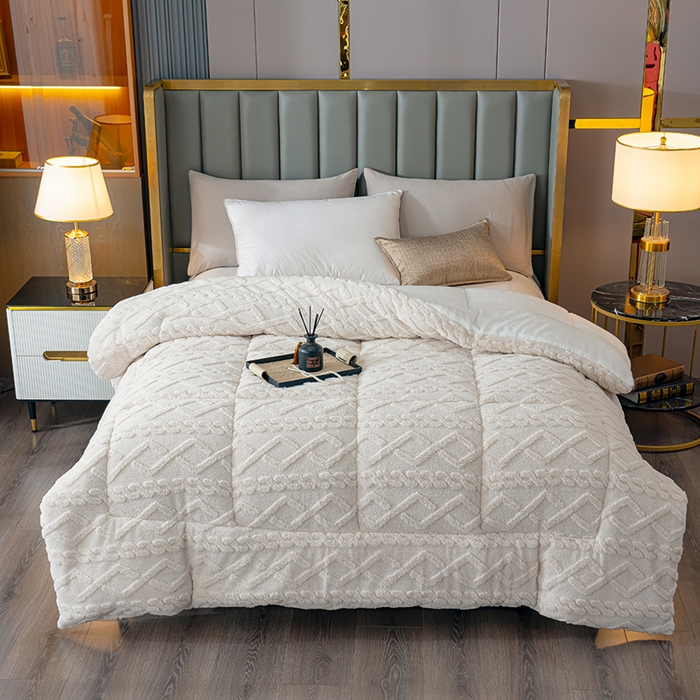 91家纺网 家纺一手货源 找家纺 铺尚美家纺 2025春夏新款塔芙绒北极绒加厚冬被子被芯 米白色