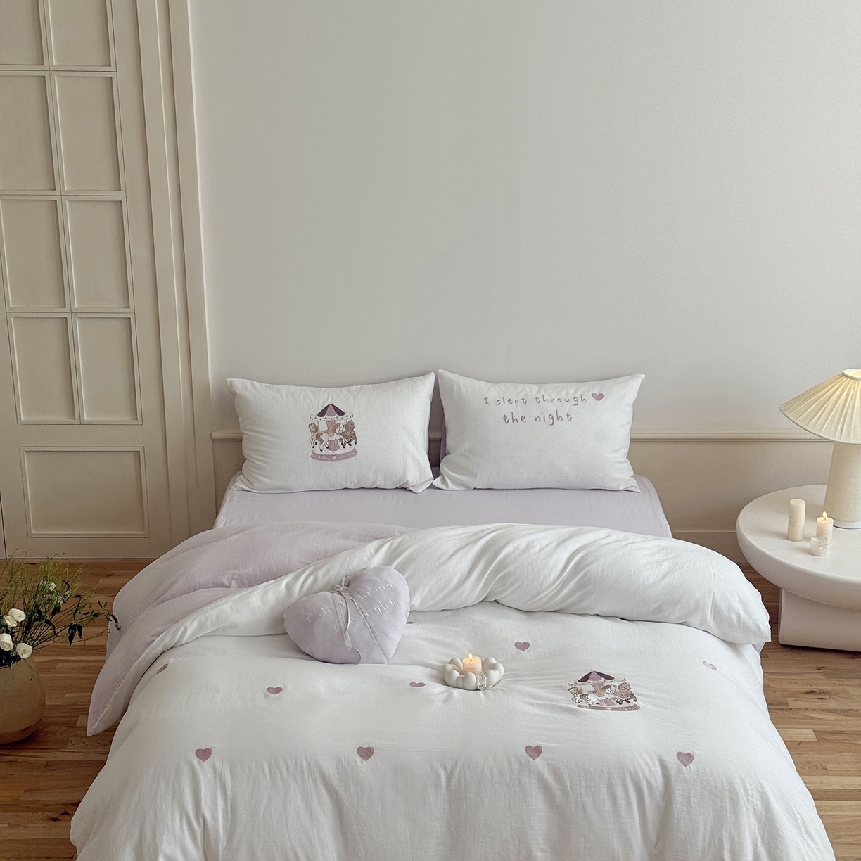 91家纺网 家纺一手货源 找家纺 鹿班家居 2025新款秋冬款全棉皱皱纱精密刺绣系列四件套-旋转木马（标准会员-20元） 紫色