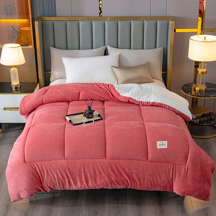 91家纺网 家纺一手货源 找家纺 铺尚美家纺 2025春夏新款跨境电商爆款秋冬新款牛奶绒羊羔绒保暖加厚冬被牛奶绒被子被芯 豆沙红