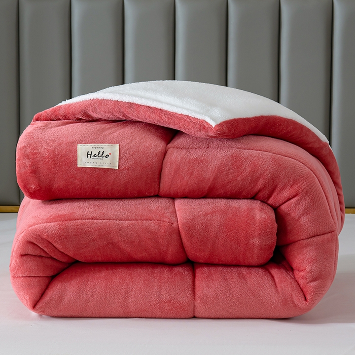 91家纺网 家纺一手货源 找家纺 铺尚美家纺 2025春夏新款跨境电商爆款秋冬新款牛奶绒羊羔绒保暖加厚冬被牛奶绒被子被芯 豆沙红