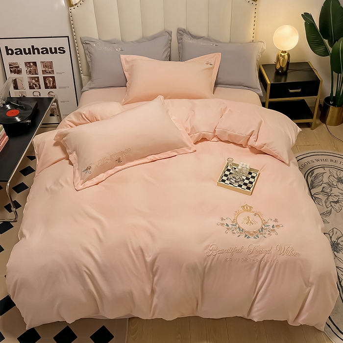 91家纺网 家纺一手货源 找家纺 青泽家纺 2025新款水洗棉绣花磨毛四件套碳素磨毛床单款床笠款套件 田梦-玉色