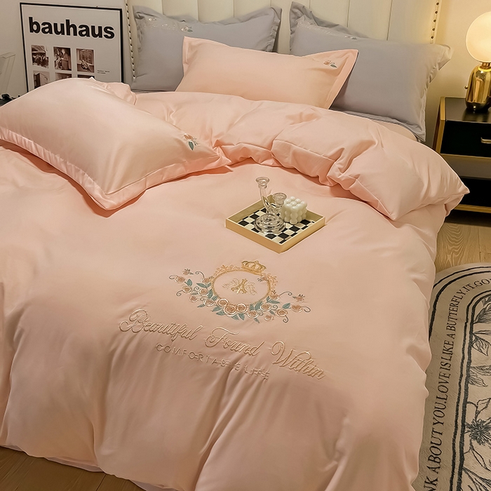 91家纺网 家纺一手货源 找家纺 青泽家纺 2025新款水洗棉绣花磨毛四件套碳素磨毛床单款床笠款套件 田梦-玉色