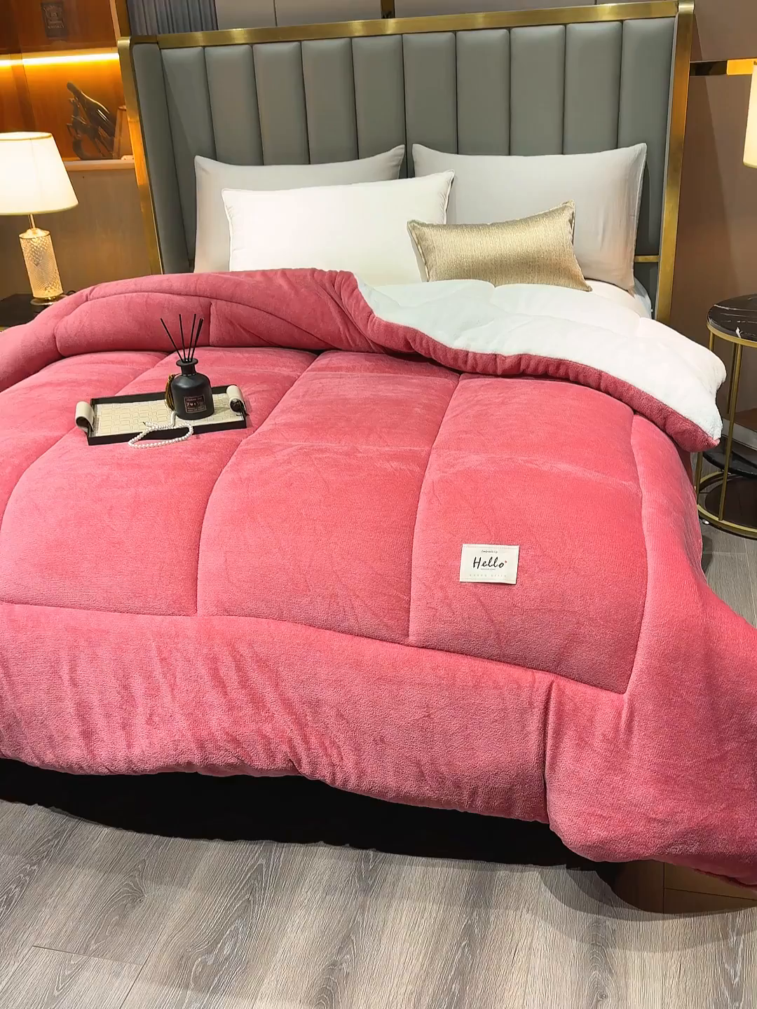 91家纺网 家纺一手货源 找家纺 铺尚美家纺 2025春夏新款跨境电商爆款秋冬新款牛奶绒羊羔绒保暖加厚冬被牛奶绒被子被芯 豆沙红