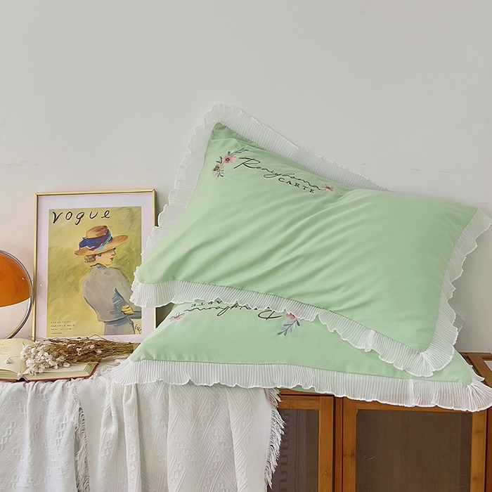 91家纺网 家纺一手货源 找家纺 青泽家纺 2025新款母婴级ins风韩版绣花荷叶边水洗棉磨毛四件套 缤纷花园绿