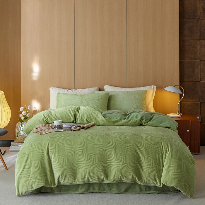 91家纺网 家纺一手货源 找家纺 眠博士 2025新款浮雕款烂花牛奶绒加厚保暖莱伊和赛纳四件套 浮雕款-莱伊浅绿