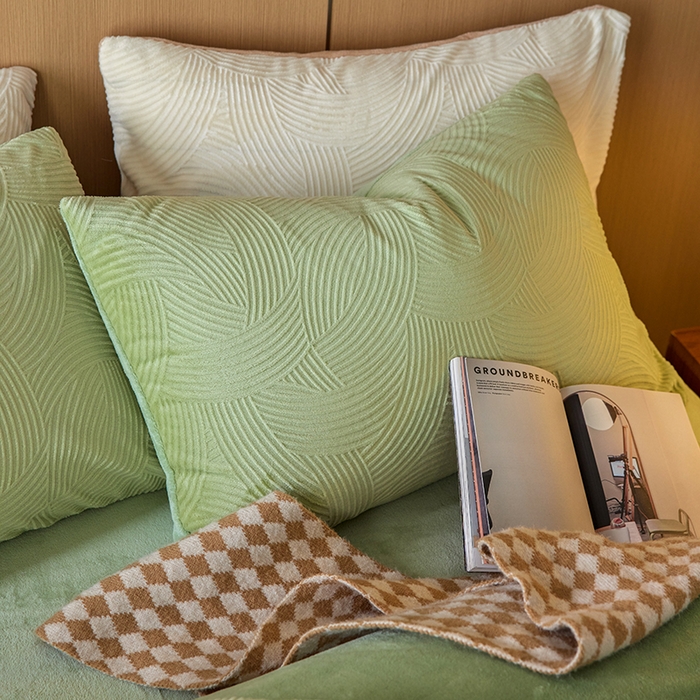 91家纺网 家纺一手货源 找家纺 眠博士 2025新款浮雕款烂花牛奶绒加厚保暖莱伊和赛纳四件套 浮雕款-莱伊浅绿