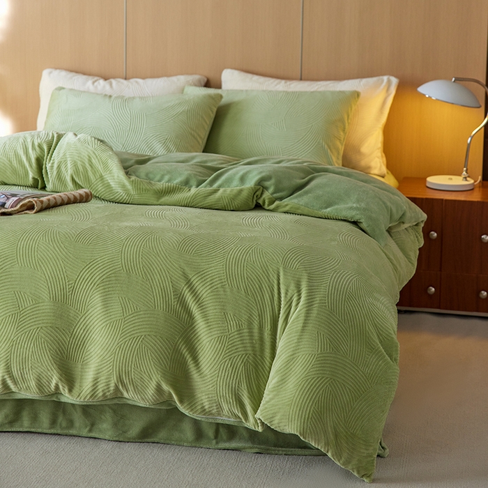 91家纺网 家纺一手货源 找家纺 眠博士 2025新款浮雕款烂花牛奶绒加厚保暖莱伊和赛纳四件套 浮雕款-莱伊浅绿