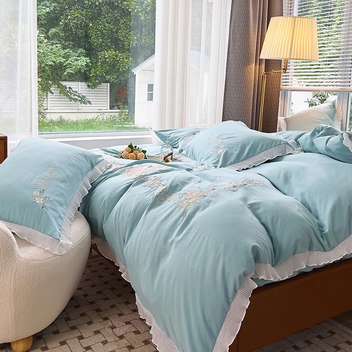 91家纺网 家纺一手货源 找家纺 青泽家纺 2025新款母婴级ins风韩版绣花荷叶边水洗棉磨毛四件套 安娜公主蓝