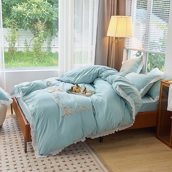 91家纺网 家纺一手货源 找家纺 青泽家纺 2025新款母婴级ins风韩版绣花荷叶边水洗棉磨毛四件套 安娜公主蓝