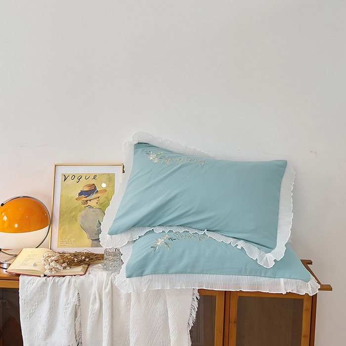 91家纺网 家纺一手货源 找家纺 青泽家纺 2025新款母婴级ins风韩版绣花荷叶边水洗棉磨毛四件套 安娜公主蓝