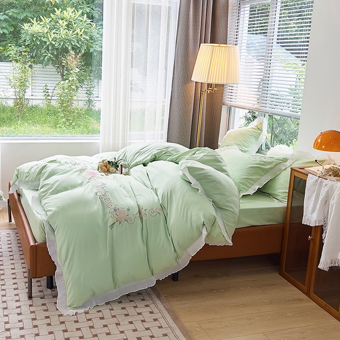 91家纺网 家纺一手货源 找家纺 青泽家纺 2025新款母婴级ins风韩版绣花荷叶边水洗棉磨毛四件套 安娜公主绿