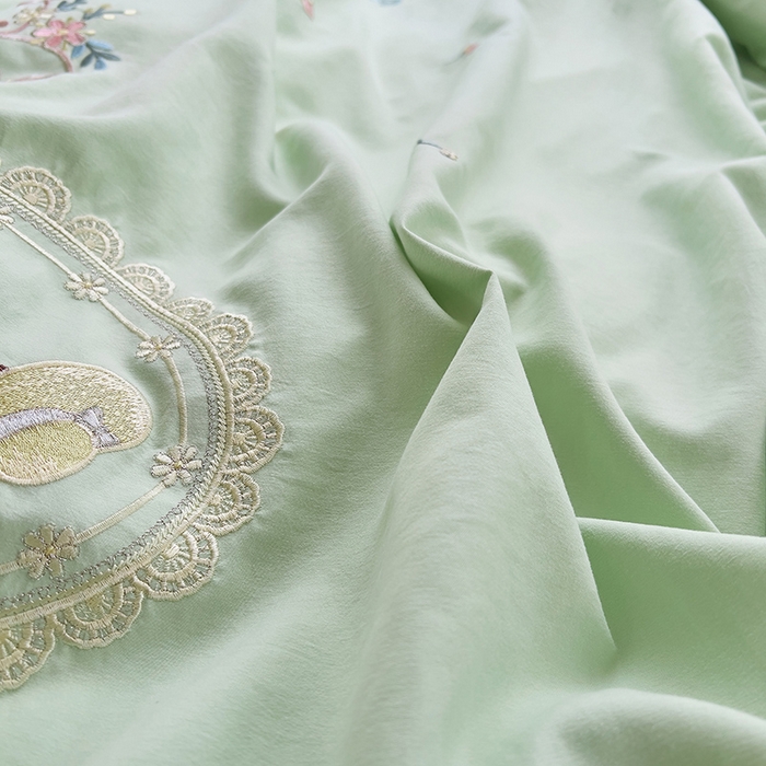 91家纺网 家纺一手货源 找家纺 青泽家纺 2025新款母婴级ins风韩版绣花荷叶边水洗棉磨毛四件套 安娜公主绿