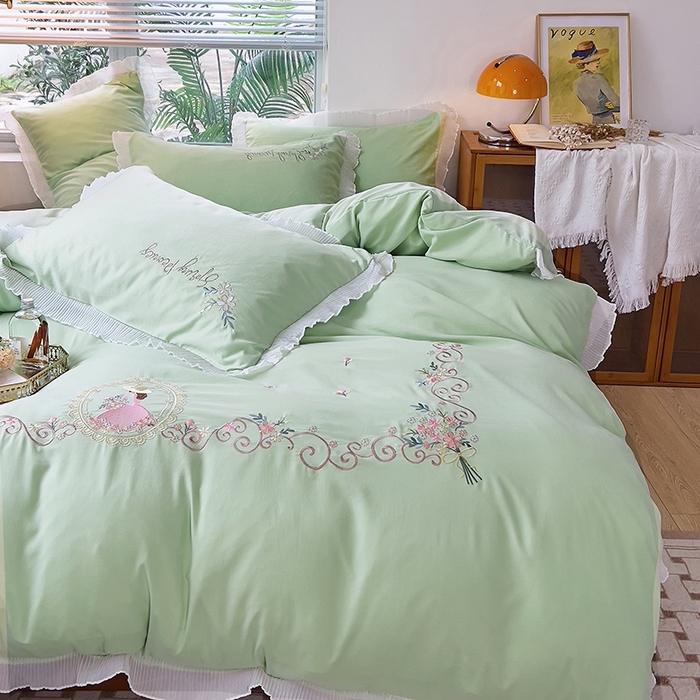 91家纺网 家纺一手货源 找家纺 青泽家纺 2025新款母婴级ins风韩版绣花荷叶边水洗棉磨毛四件套 安娜公主绿