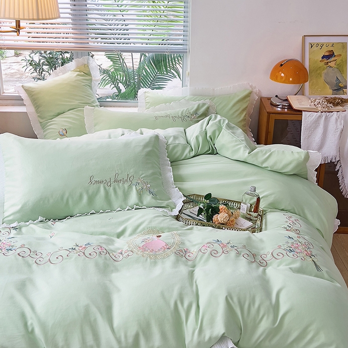 91家纺网 家纺一手货源 找家纺 青泽家纺 2025新款母婴级ins风韩版绣花荷叶边水洗棉磨毛四件套 安娜公主绿