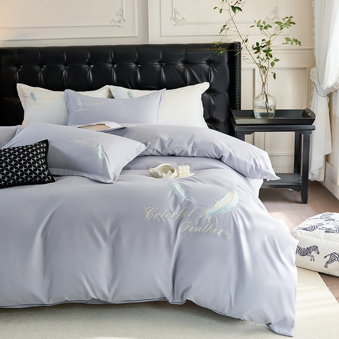 91家纺网 家纺一手货源 找家纺 青泽家纺 2025新款水洗棉绣花磨毛四件套碳素磨毛床单款床笠款套件 轻羽高级灰