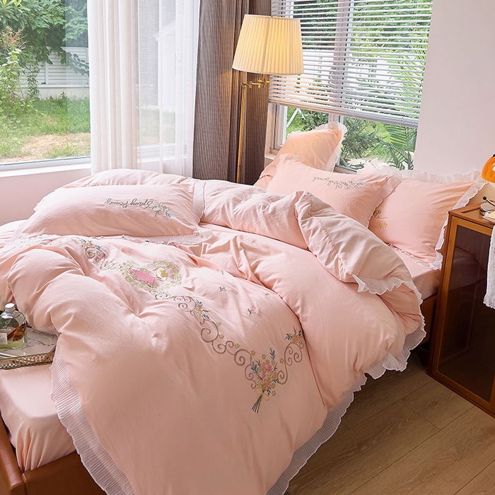 91家纺网 家纺一手货源 找家纺 青泽家纺 2025新款母婴级ins风韩版绣花荷叶边水洗棉磨毛四件套 安娜公主玉