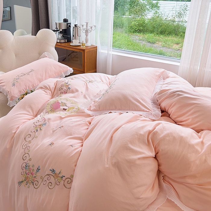 91家纺网 家纺一手货源 找家纺 青泽家纺 2025新款母婴级ins风韩版绣花荷叶边水洗棉磨毛四件套 安娜公主玉