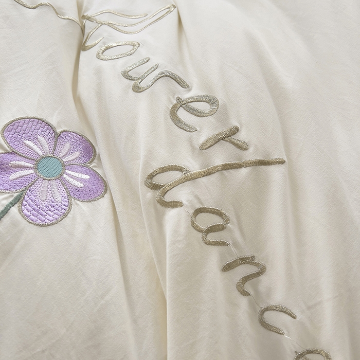 91家纺网 家纺一手货源 找家纺 青泽家纺 2025新款母婴级ins风韩版绣花荷叶边水洗棉磨毛四件套 缤纷花园白