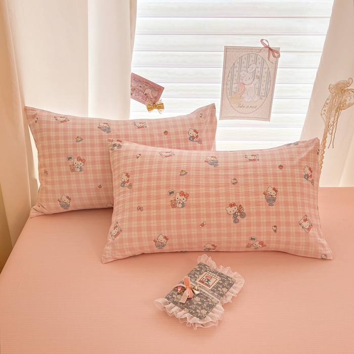 91家纺网 家纺一手货源 找家纺 海岛哥哥 2025新款高克重（110克）云感提花皱皱纱正版三丽鸥四件套系列 甜蜜电话-粉