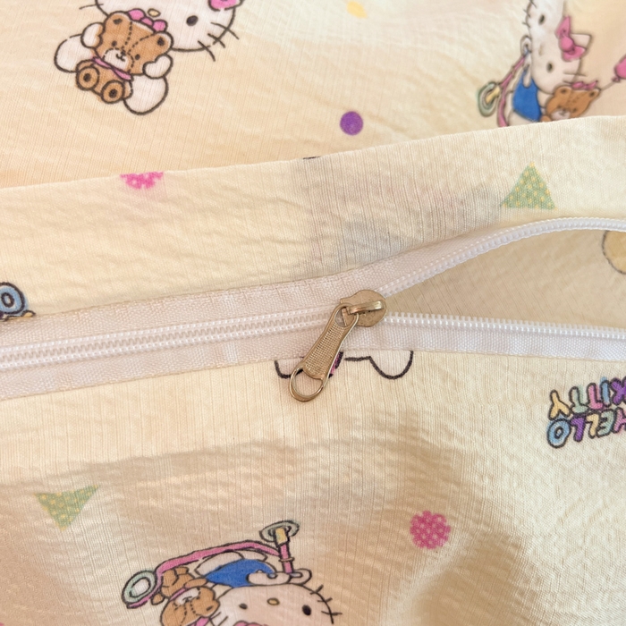 91家纺网 家纺一手货源 找家纺 海岛哥哥 2025新款高克重（110克）云感提花皱皱纱正版三丽鸥四件套系列 彩绘小奶猫