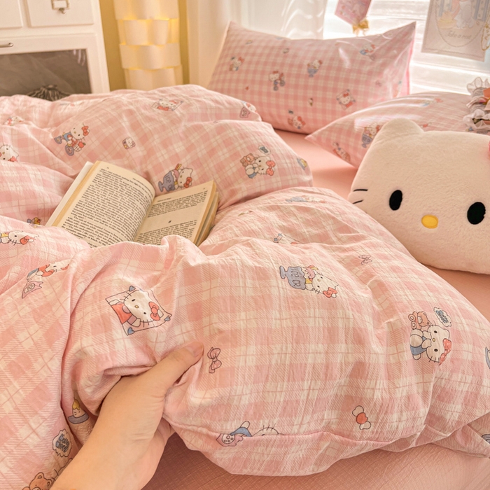 91家纺网 家纺一手货源 找家纺 海岛哥哥 2025新款高克重（110克）云感提花皱皱纱正版三丽鸥四件套系列 甜蜜电话-粉