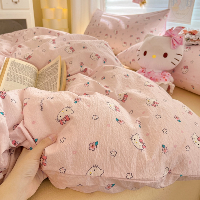 91家纺网 家纺一手货源 找家纺 海岛哥哥 2025新款高克重（110克）云感提花皱皱纱正版三丽鸥四件套系列 粉樱凯蒂