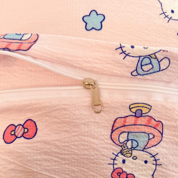 91家纺网 家纺一手货源 找家纺 海岛哥哥 2025新款高克重（110克）云感提花皱皱纱正版三丽鸥四件套系列 奶芙KT