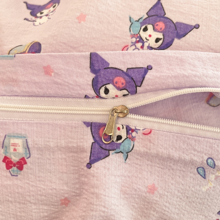 91家纺网 家纺一手货源 找家纺 海岛哥哥 2025新款高克重（110克）云感提花皱皱纱正版三丽鸥四件套系列 时尚库洛米