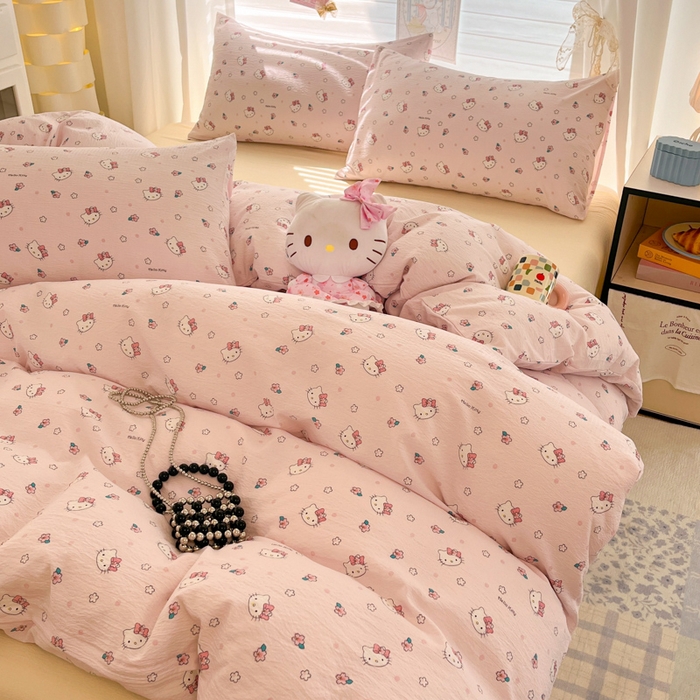 91家纺网 家纺一手货源 找家纺 海岛哥哥 2025新款高克重（110克）云感提花皱皱纱正版三丽鸥四件套系列 粉樱凯蒂