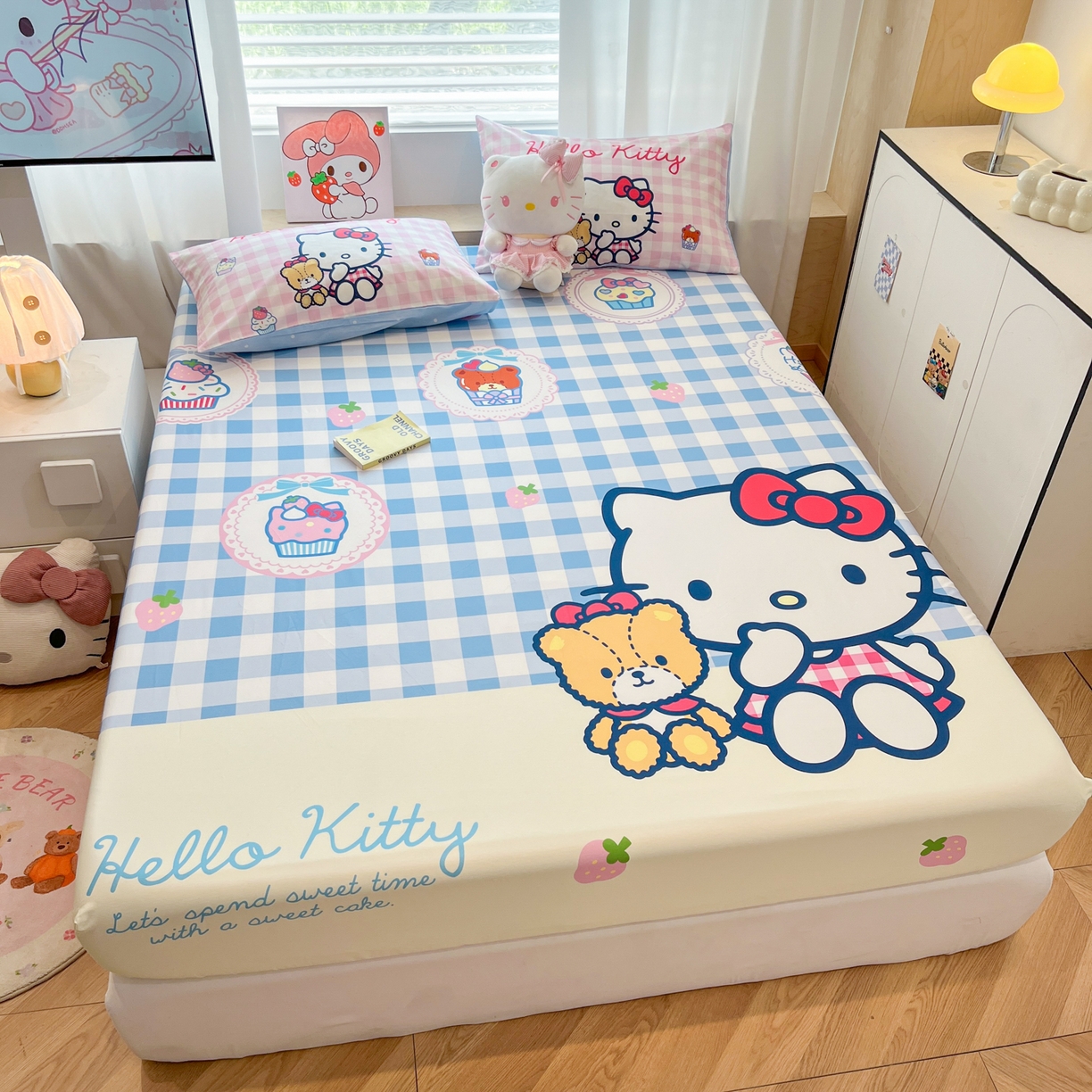 91家纺网 家纺一手货源 找家纺 暮思家居 2025新款正版授权三丽鸥大阪全棉数码印花纯棉单品床笠床笠单件单床笠（专版花型） 棉A版-格子KT