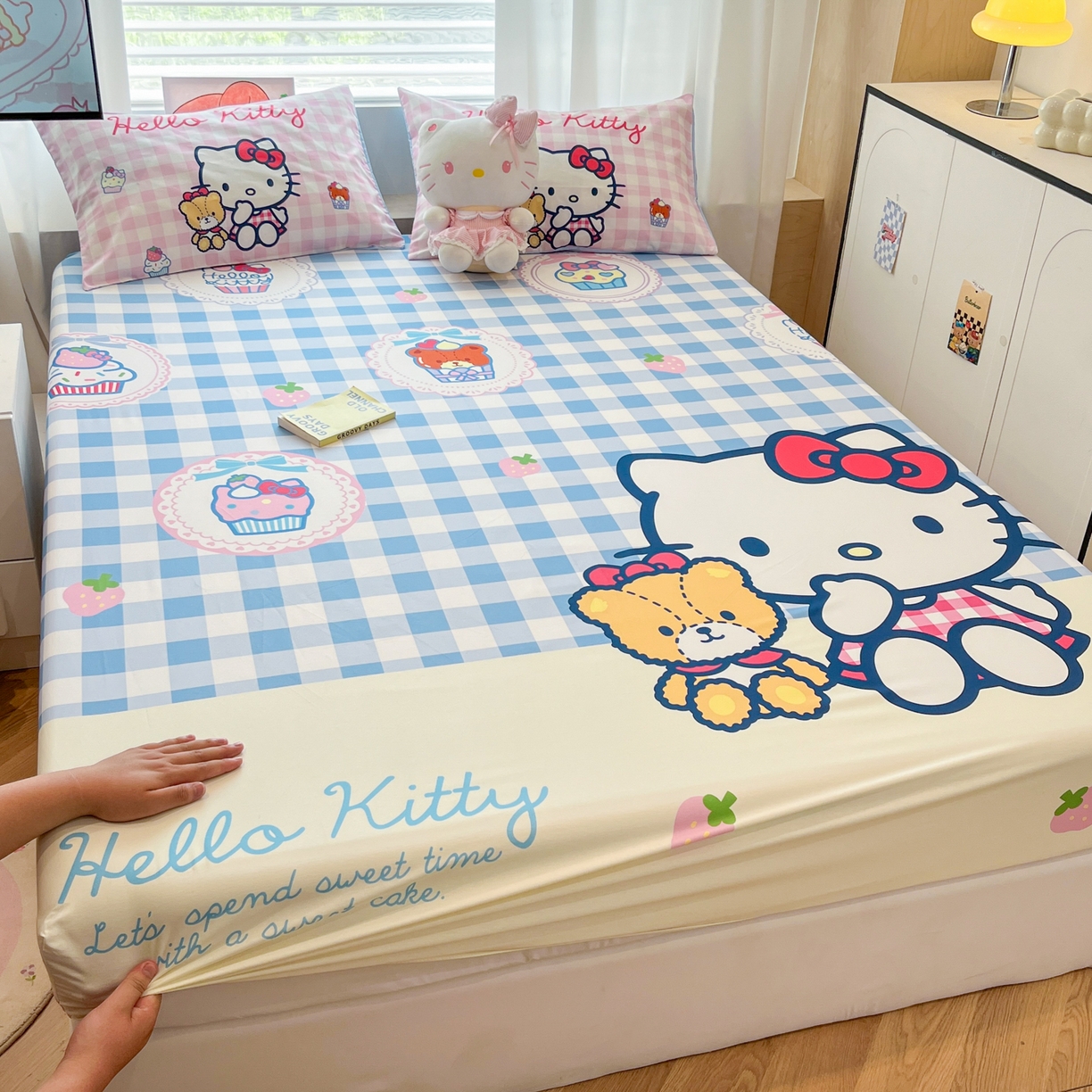 91家纺网 家纺一手货源 找家纺 暮思家居 2025新款正版授权三丽鸥大阪全棉数码印花纯棉单品床笠床笠单件单床笠（专版花型） 棉A版-格子KT