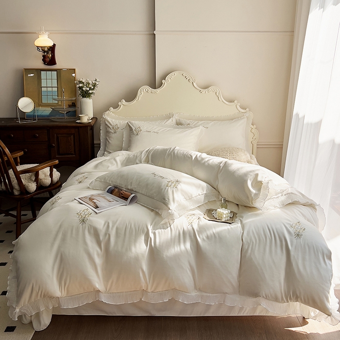 青泽家纺 2025新款母婴级ins风韩版绣花荷叶边水洗棉磨毛四件套 手捧花白色