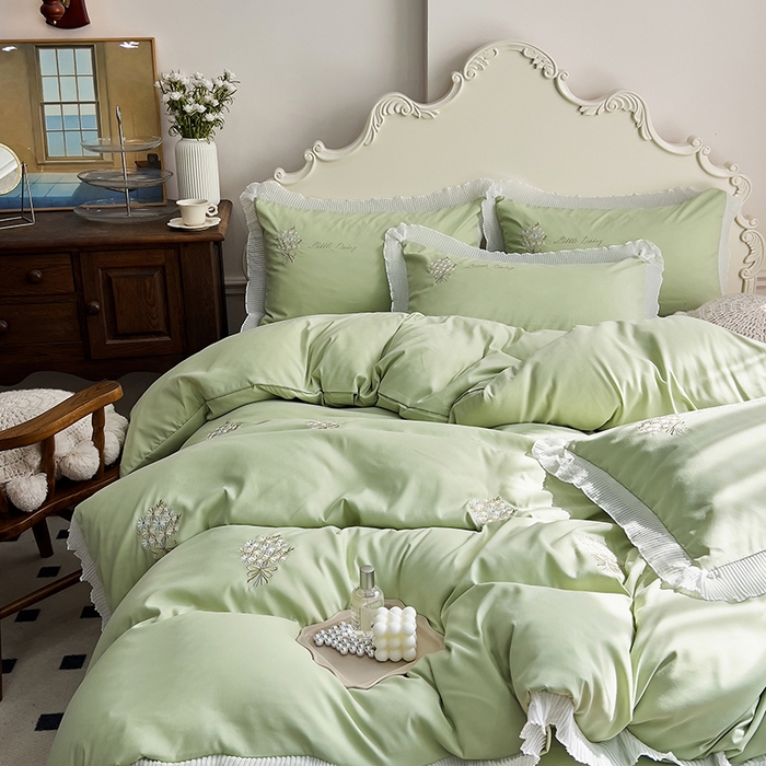 91家纺网 家纺一手货源 找家纺 青泽家纺 2025新款母婴级ins风韩版绣花荷叶边水洗棉磨毛四件套 手捧花绿