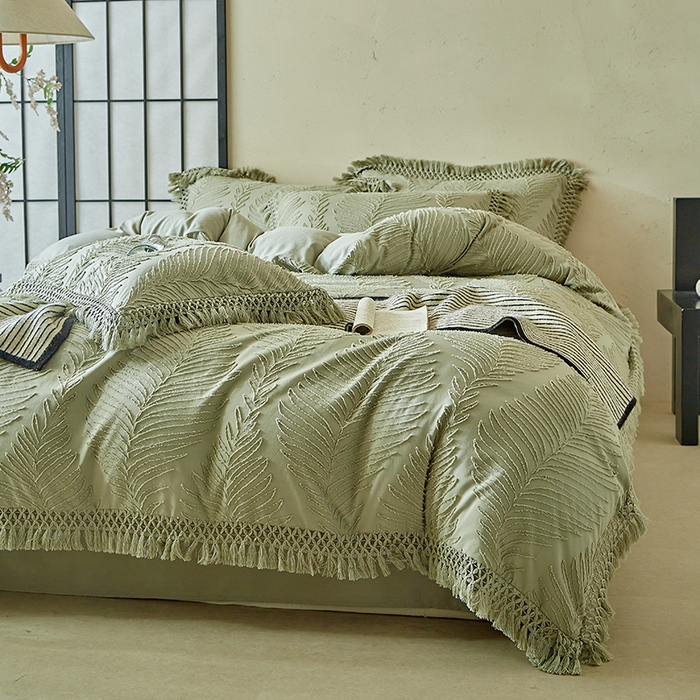 91家纺网 家纺一手货源 找家纺 缘生活 2025新款剪花针叶流苏四件套四季款 民宿首选 剪花针叶旧绿+流苏