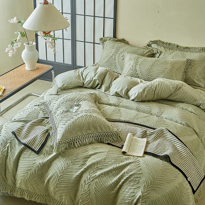 91家纺网 家纺一手货源 找家纺 缘生活 2025新款剪花针叶流苏四件套四季款 民宿首选 剪花针叶旧绿+流苏