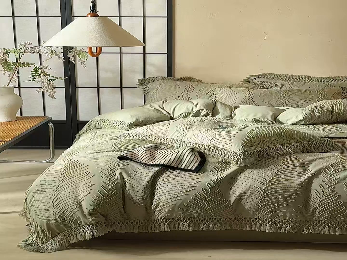 91家纺网 家纺一手货源 找家纺 缘生活 2025新款剪花针叶流苏四件套四季款 民宿首选 剪花针叶旧绿+流苏