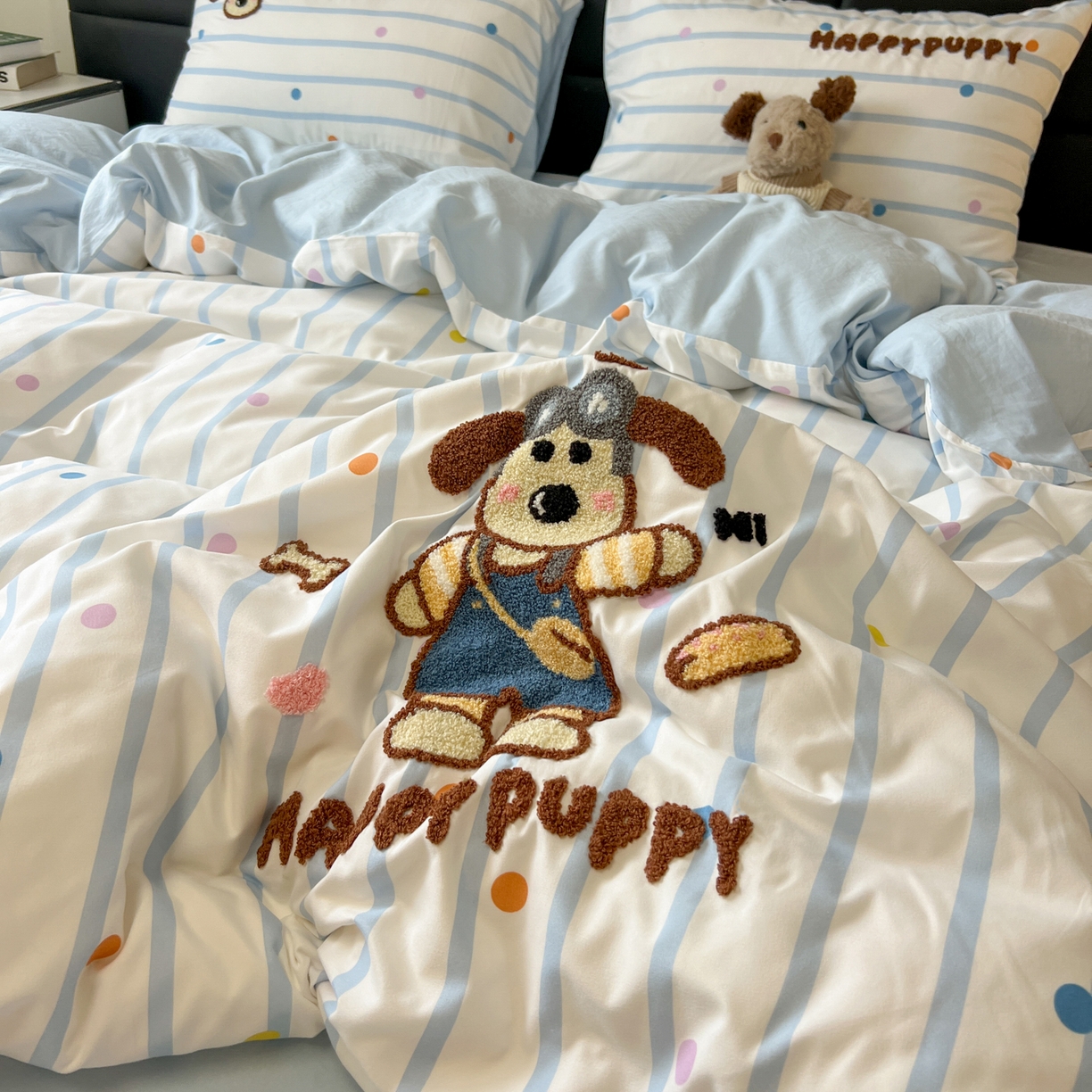 91家纺网 家纺一手货源 找家纺 盼季家纺 2025新款卡通水洗棉毛巾绣四件套 毛巾绣-哈皮狗