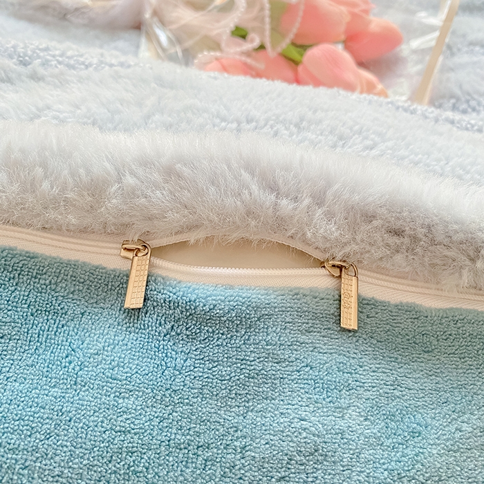 91家纺网 家纺一手货源 找家纺 摩妮卡 2025新款加厚兔兔绒牛奶绒四件套-洛丽塔系列 洛丽塔-湖泊蓝