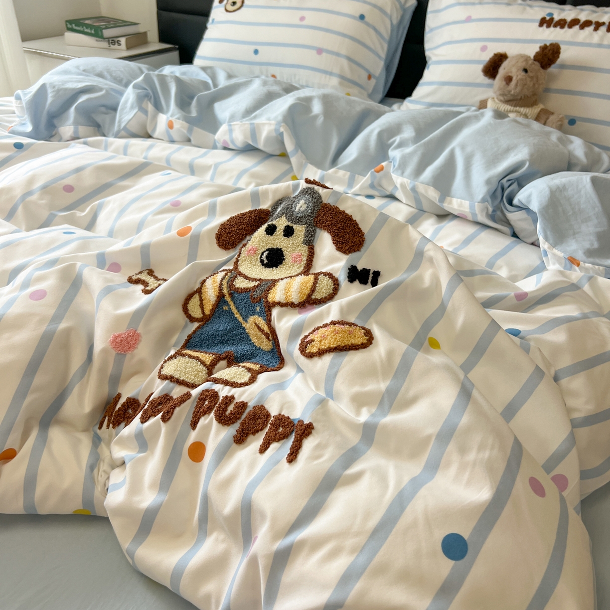 91家纺网 家纺一手货源 找家纺 盼季家纺 2025新款卡通水洗棉毛巾绣四件套 毛巾绣-哈皮狗