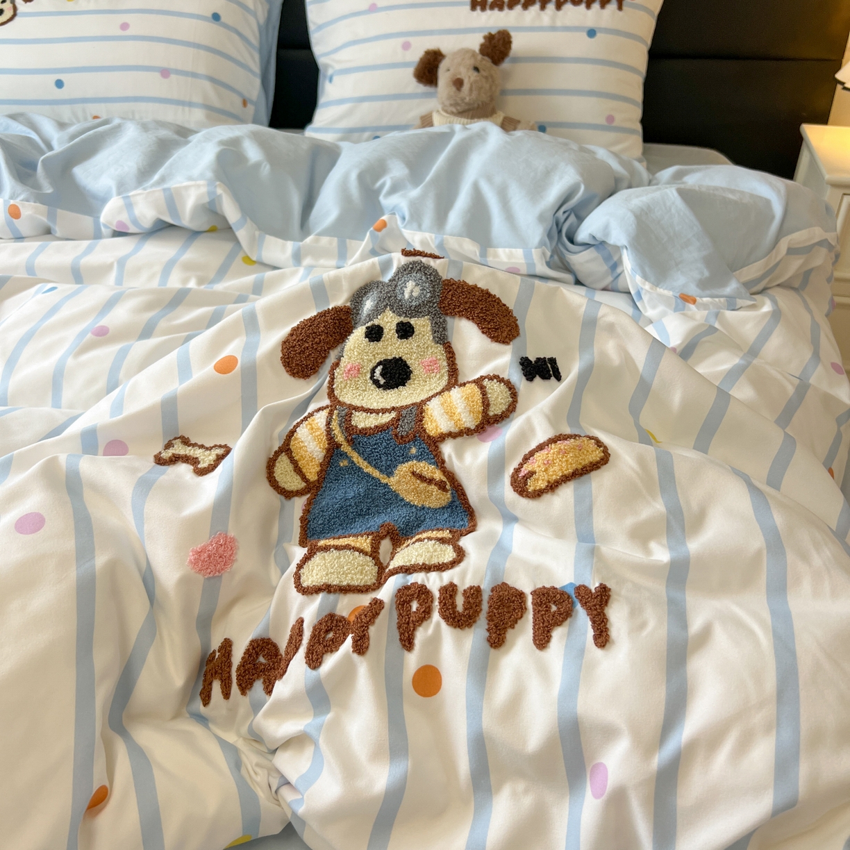 91家纺网 家纺一手货源 找家纺 盼季家纺 2025新款卡通水洗棉毛巾绣四件套 毛巾绣-哈皮狗