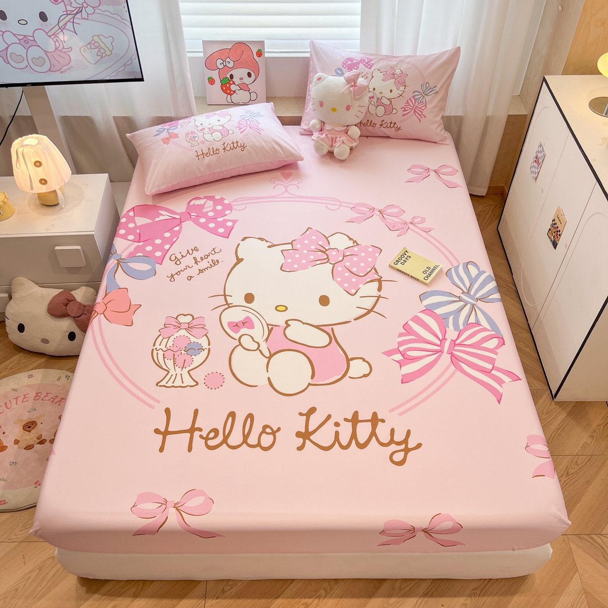 91家纺网 家纺一手货源 找家纺 暮思家居 2025新款正版授权三丽鸥大阪全棉数码印花纯棉单品床笠床笠单件单床笠（专版花型） 棉A版-美美KT