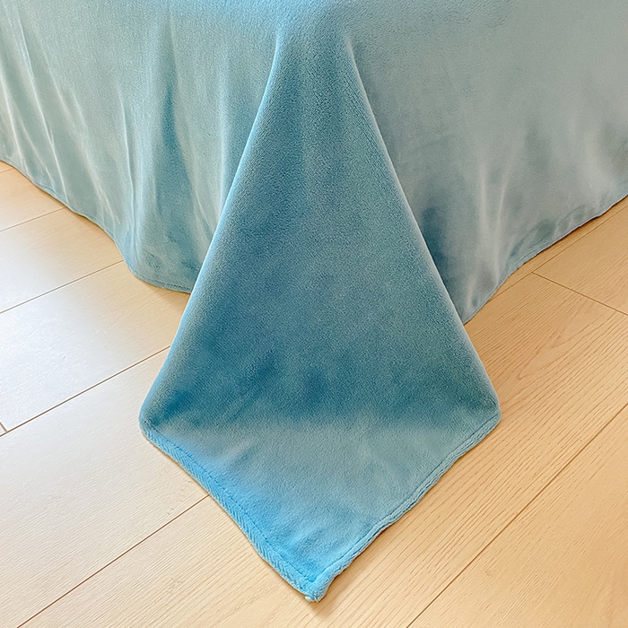 91家纺网 家纺一手货源 找家纺 摩妮卡 2025新款加厚兔兔绒牛奶绒四件套-洛丽塔系列 洛丽塔-湖泊蓝