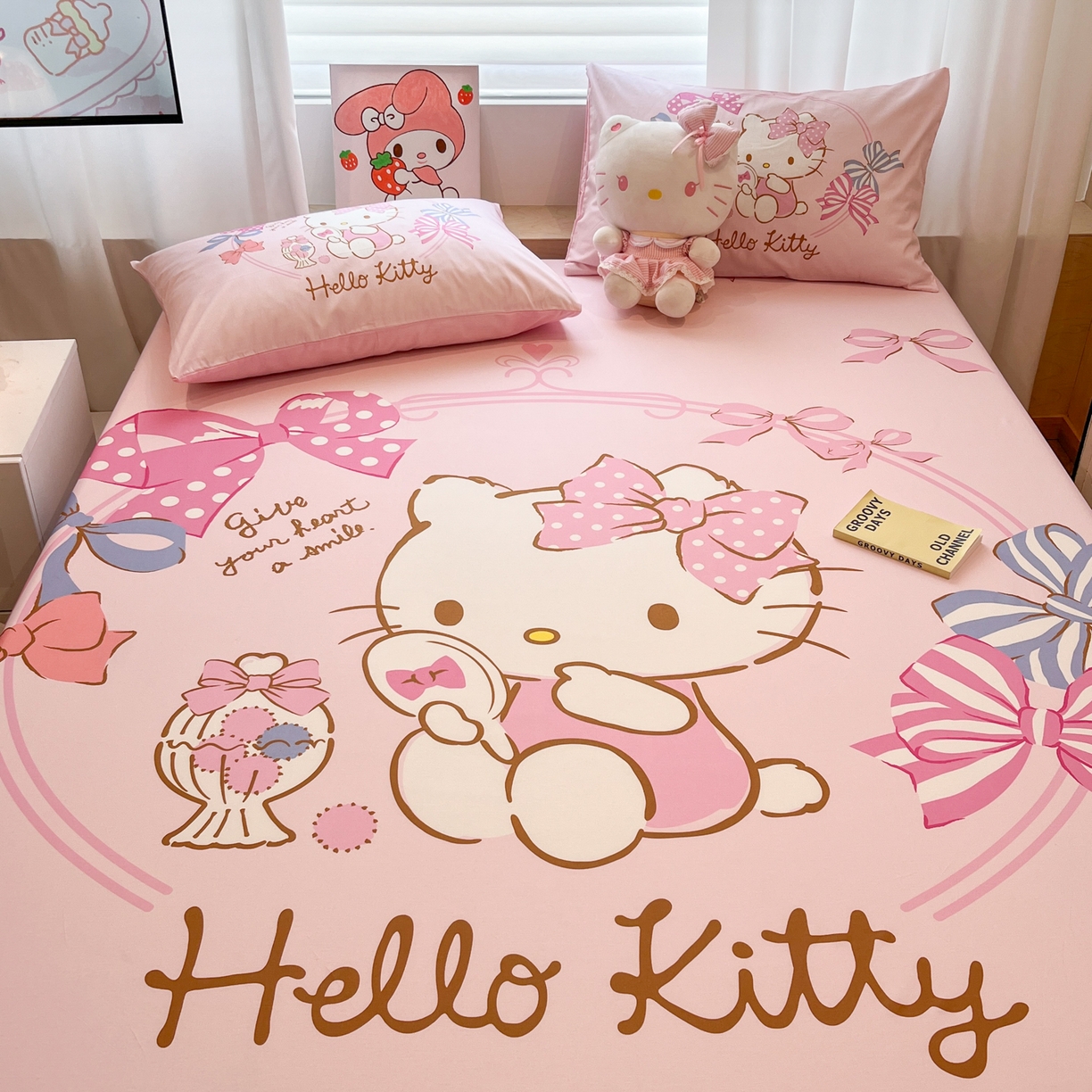 91家纺网 家纺一手货源 找家纺 暮思家居 2025新款正版授权三丽鸥大阪全棉数码印花纯棉单品床笠床笠单件单床笠（专版花型） 棉A版-美美KT