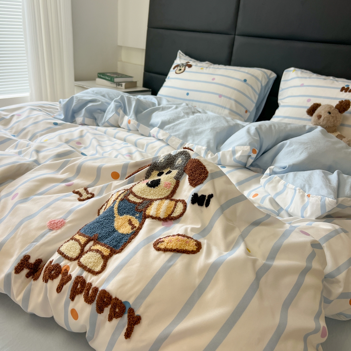 91家纺网 家纺一手货源 找家纺 盼季家纺 2025新款卡通水洗棉毛巾绣四件套 毛巾绣-哈皮狗