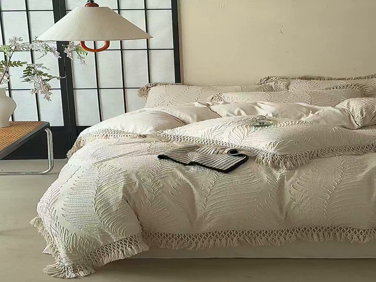 91家纺网 家纺一手货源 找家纺 缘生活 2025新款剪花针叶流苏四件套四季款 民宿首选 剪花针叶卡其+流苏