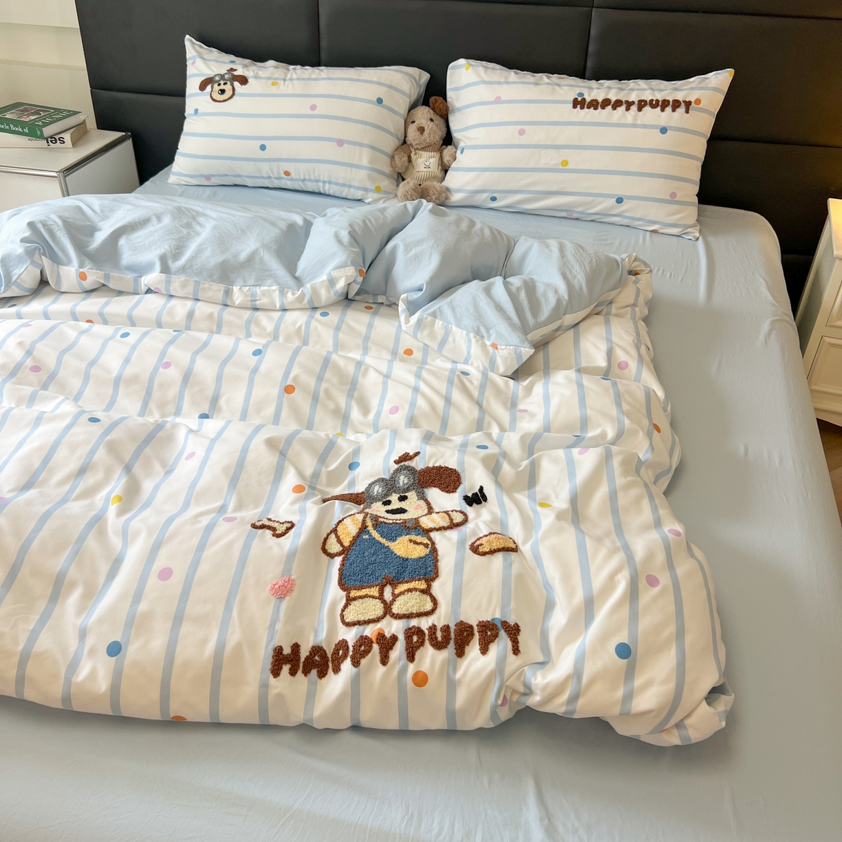 91家纺网 家纺一手货源 找家纺 盼季家纺 2025新款卡通水洗棉毛巾绣四件套 毛巾绣-哈皮狗