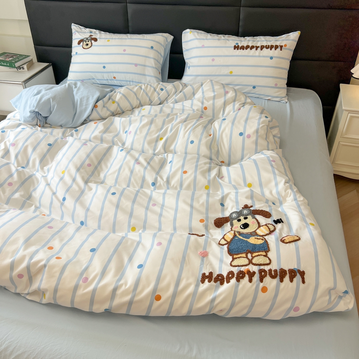 91家纺网 家纺一手货源 找家纺 盼季家纺 2025新款卡通水洗棉毛巾绣四件套 毛巾绣-哈皮狗